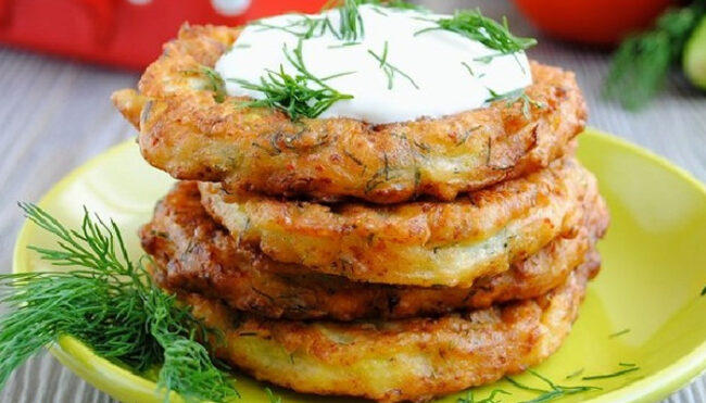 Кабачковые оладьи с сыром и кабачком