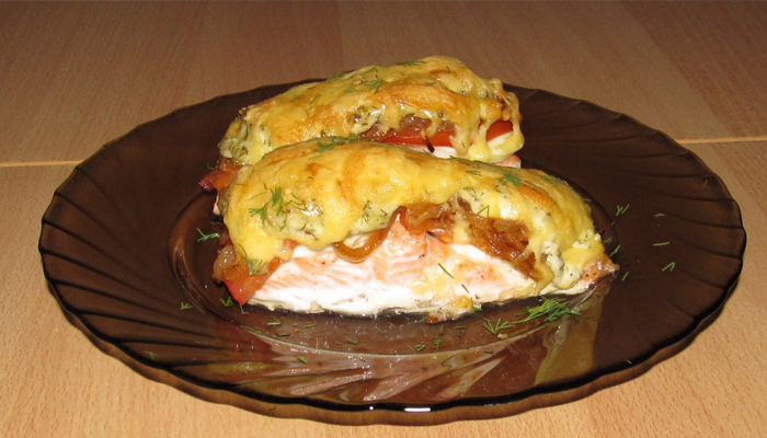 Треска, запеченная по-гречески: легко и вкусно