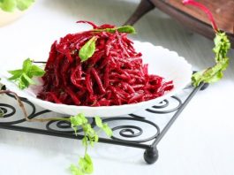 Салат из сырой свеклы — подборка лучших рецептов