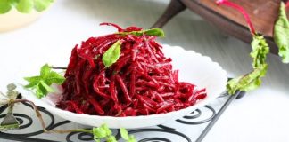 Салат из сырой свеклы — подборка лучших рецептов
