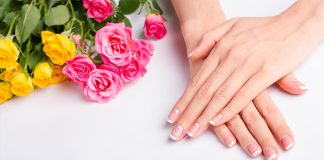 ЖЕНЩИНУ ВЫДАЮТ РУКИ! Сделайте их красивыми за 10-15 минут!