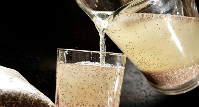 Этот способ помог мне быстро подтянуть кожу лица и избавиться от морщин! Теперь делаю так каждый вечер!