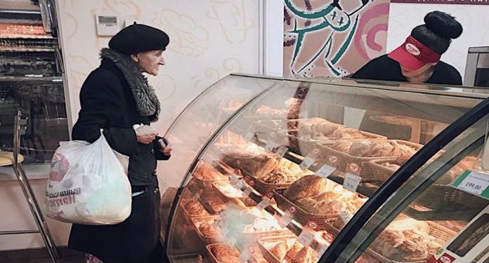 Вчера вечером заехал на заправку…