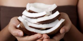 Как использовать кокосовое масло, чтобы избавить ваши волосы от седины, истончения или выпадения кокос