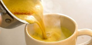 Важно пить женщине старше 40: 3 ежедневных напитка для регулирования гормонов