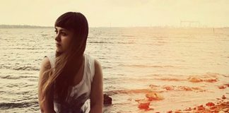 «Однажды ты поймешь, как долго я ждала» — стих, который берет за душу!