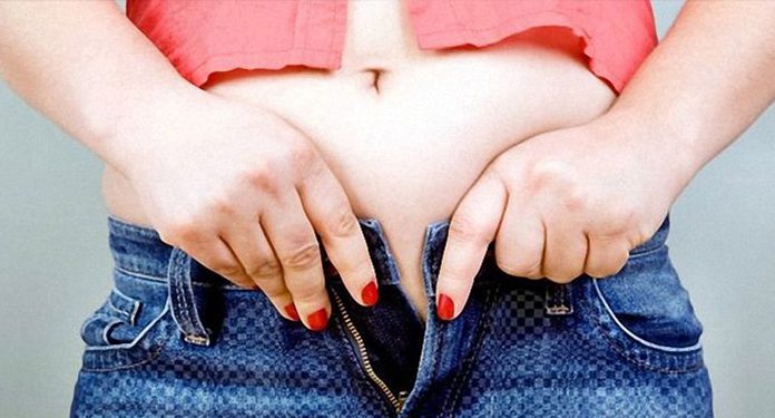 5 повседневных привычек, из-за которых вы толстеете, сами того не замечая