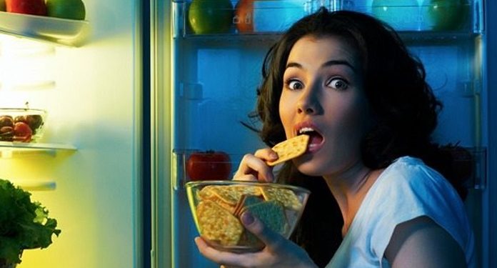 Ужин тебе нужен: Медики назвали 10 продуктов, которые можно и нужно есть на ночь
