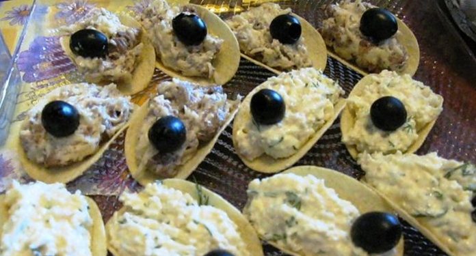 Идеи простых и вкусных закусок на любой вкус к праздничному столу