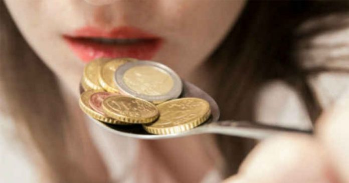 5 причин, по которым у вас металлический привкус во рту (и как его избежать) 5 причин, по которым у вас металлический привкус во рту (и как его избежать)