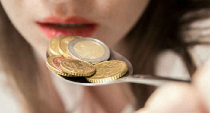 5 причин, по которым у вас металлический привкус во рту (и как его избежать) 5 причин, по которым у вас металлический привкус во рту (и как его избежать)
