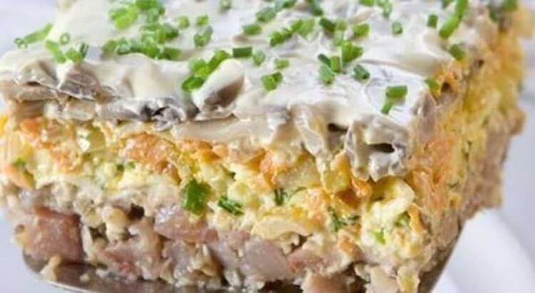 10 вкусных салатов для новогоднего стола