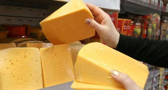 Полезный совет, как отличить настоящий сыр от сырного продукта