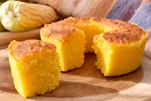 Бисквит из кукурузной муки: простой рецепт